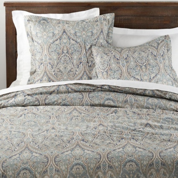 MacKenna Paisley organic percale duvet cover and 2 shams - Picture 1 of 3